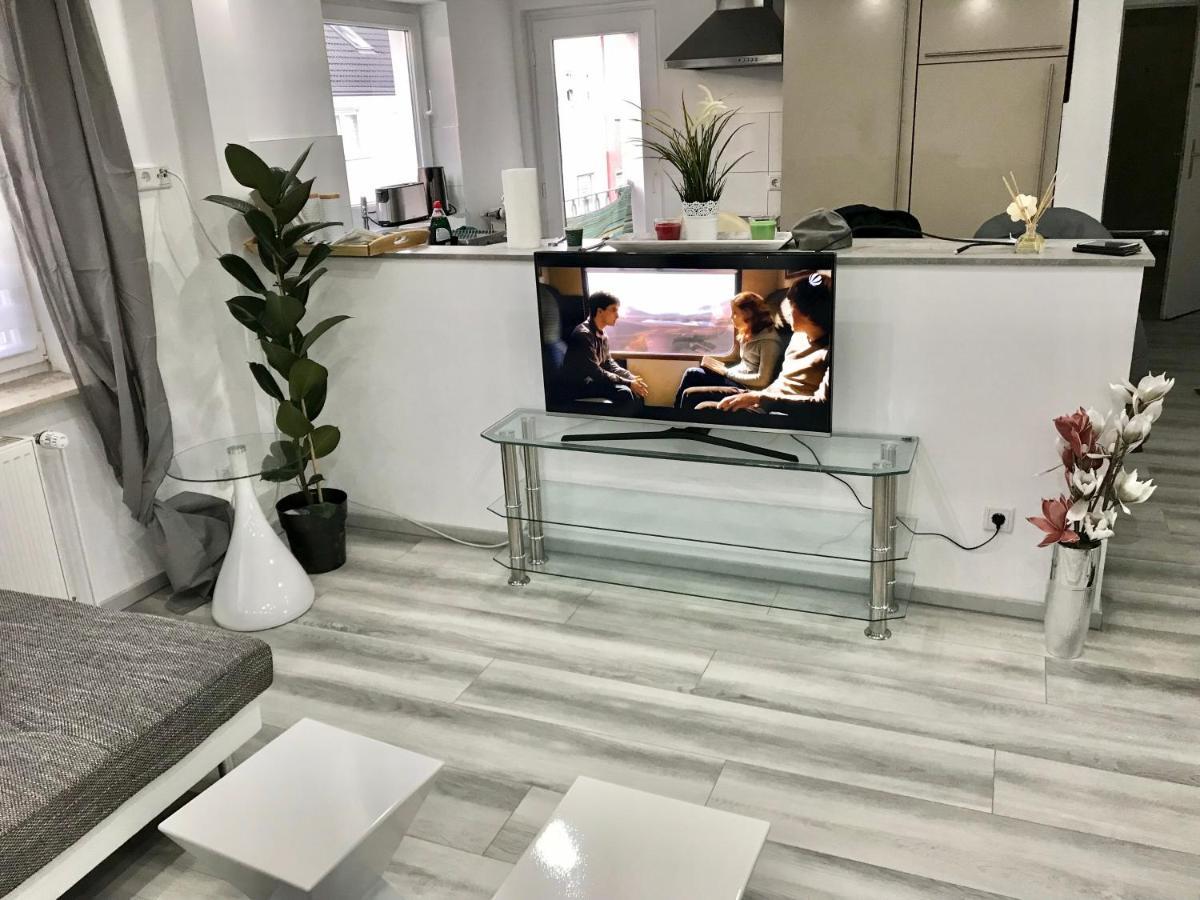 Aparts House - Balkon-Wifi-Kitchen Essen Dış mekan fotoğraf