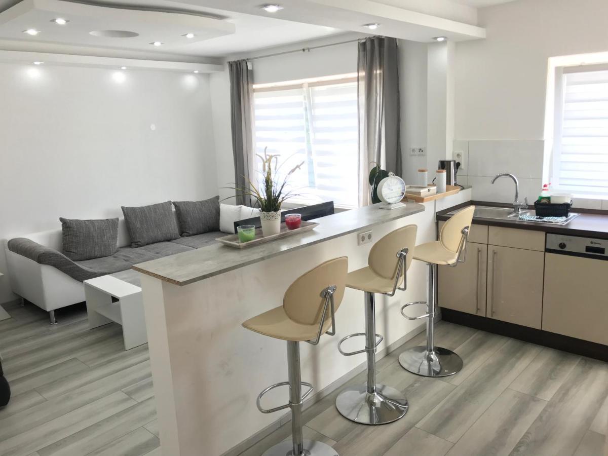 Aparts House - Balkon-Wifi-Kitchen Essen Dış mekan fotoğraf