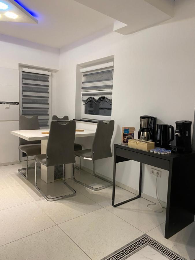 Aparts House - Balkon-Wifi-Kitchen Essen Dış mekan fotoğraf