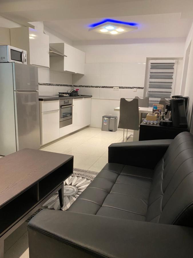 Aparts House - Balkon-Wifi-Kitchen Essen Dış mekan fotoğraf