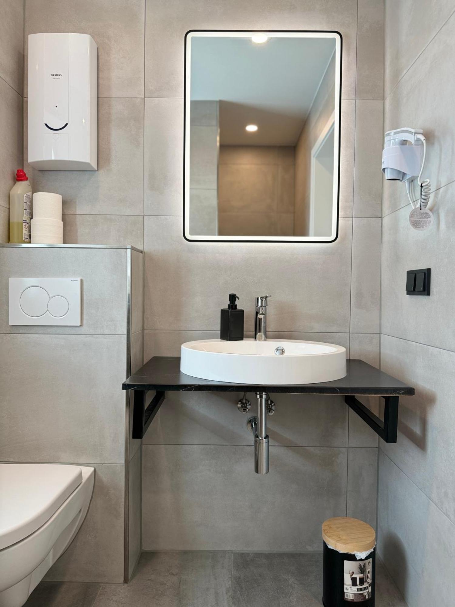 Aparts House - Balkon-Wifi-Kitchen Essen Dış mekan fotoğraf